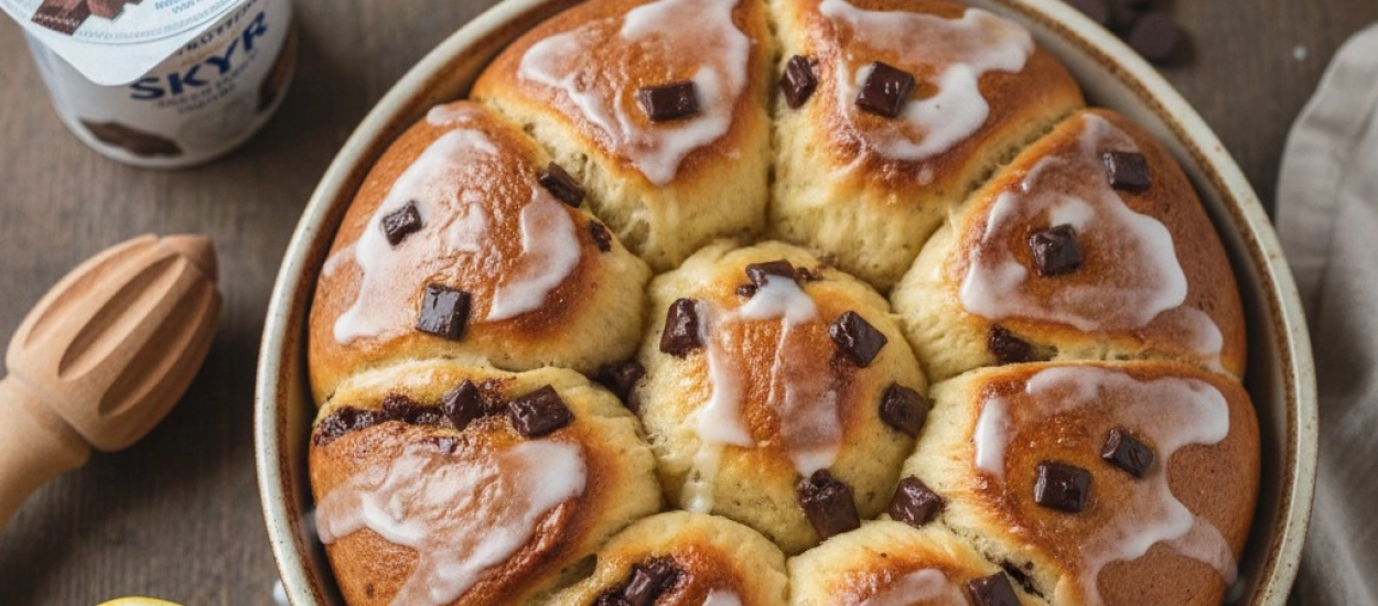 Puszyste i Zdrowe: Bułki Maślane ze Skyrem i Czekoladą