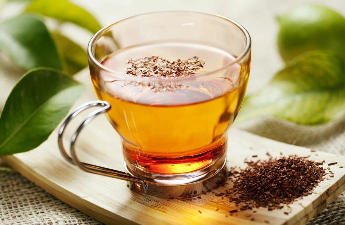 Rooibos – właściwości bursztynowej herbaty