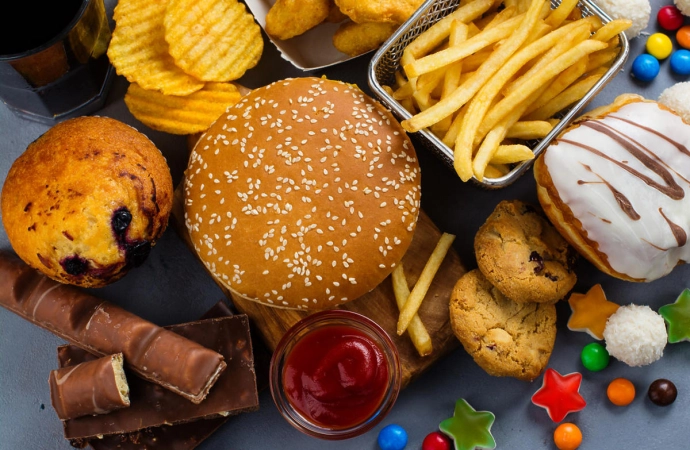 „Śmieciowe jedzenie” powoduje depresję